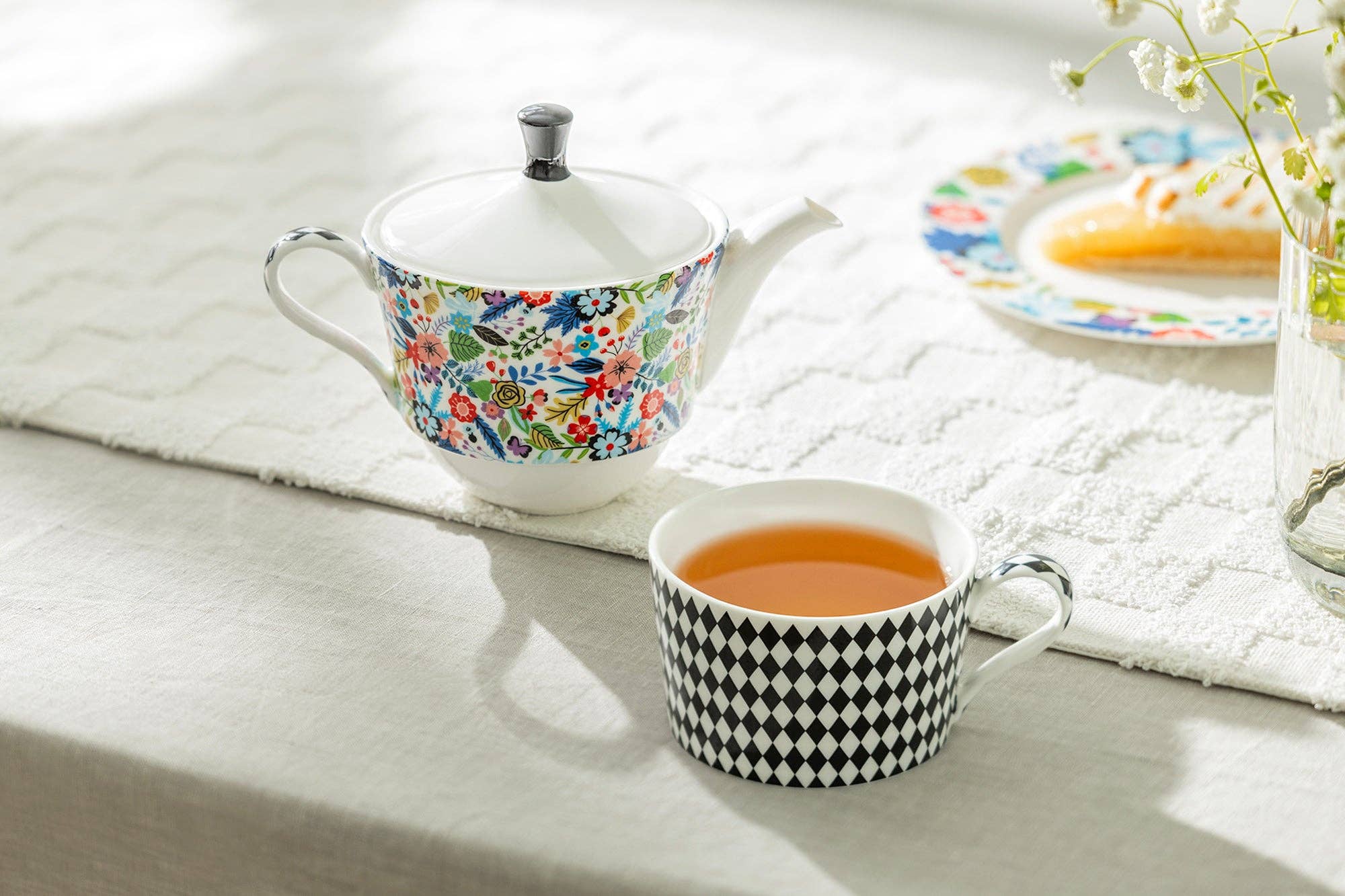 Mad Hatter Fine Porcelain Tea For One Set - Alice in Wonderland