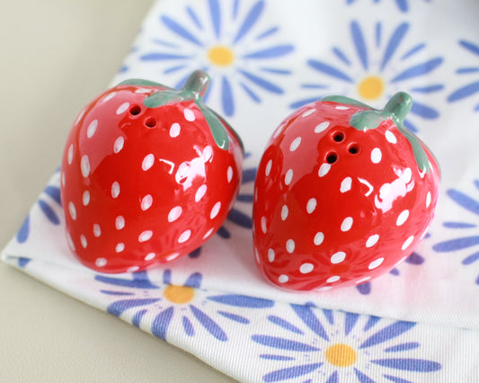 Strawberry Salt and Pepper shaker set