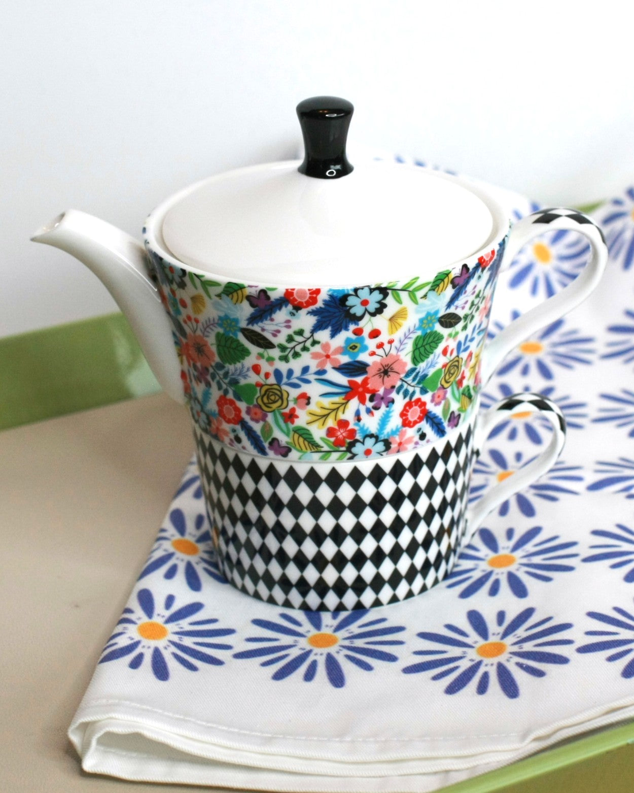 Mad Hatter Fine Porcelain Tea For One Set - Alice in Wonderland