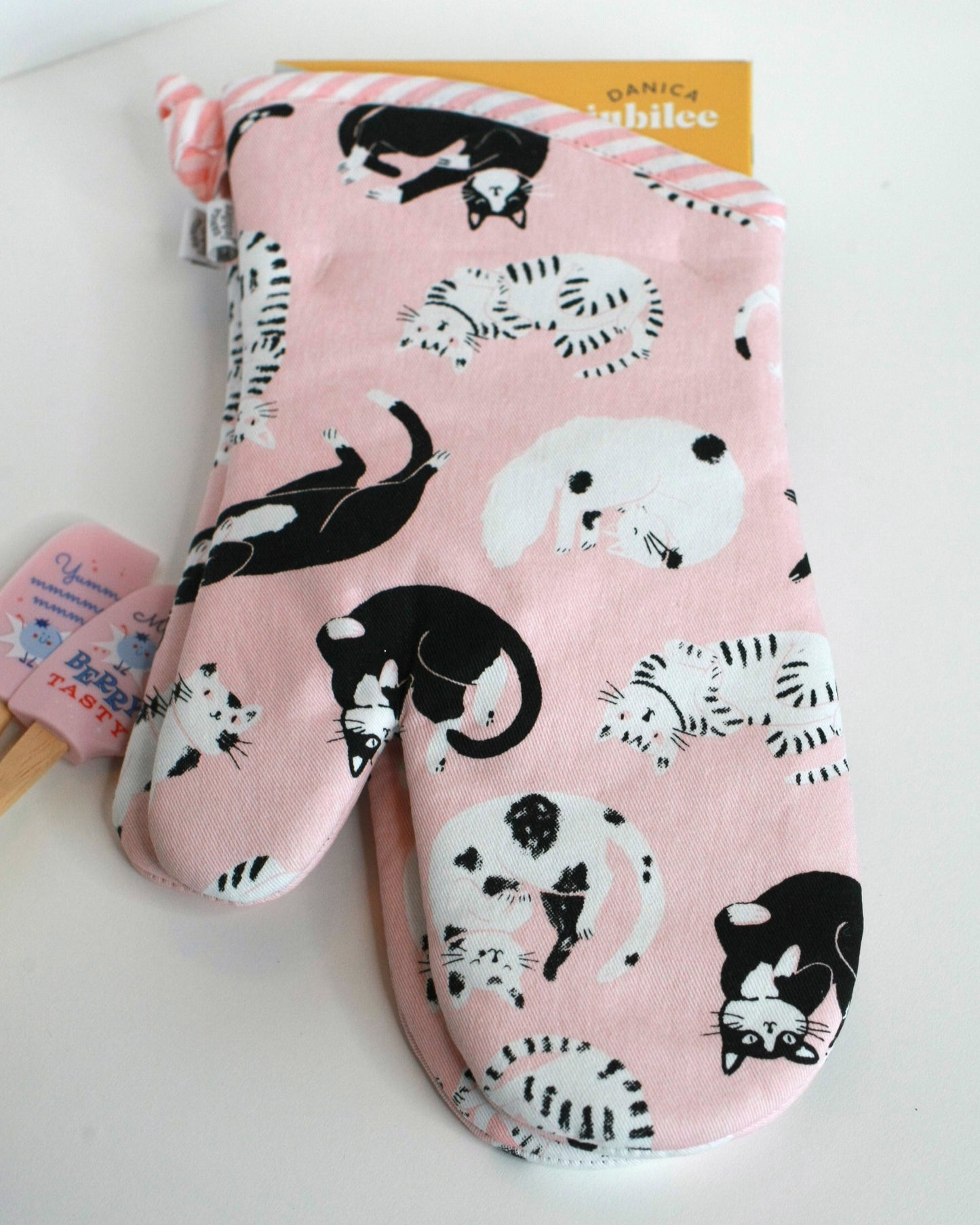 Pink oven mitts with black and white cats - 2 mitts
